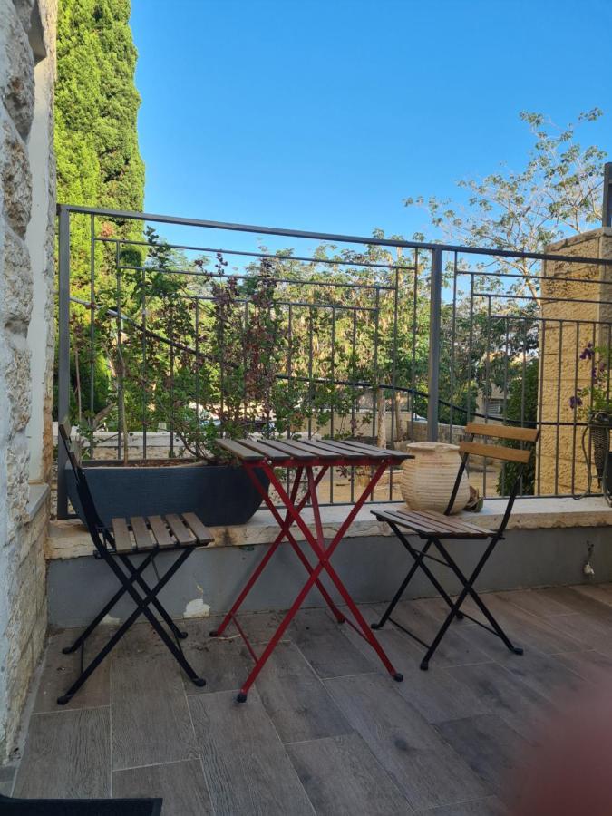 Garden Studio Apartment Elad Ngoại thất bức ảnh